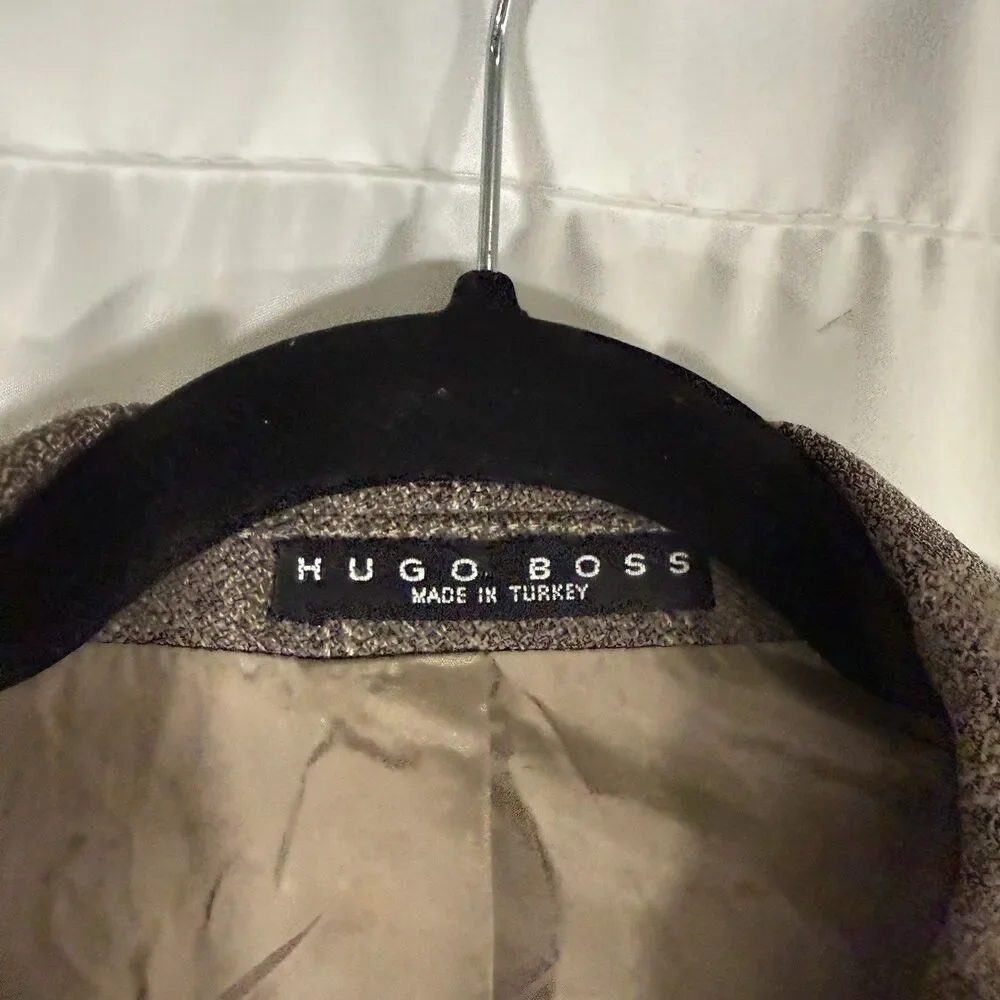 Hugo Boss Virgin Wool Blazer Men's 42L Brown Plaid 3 Button Front Inside Pockets